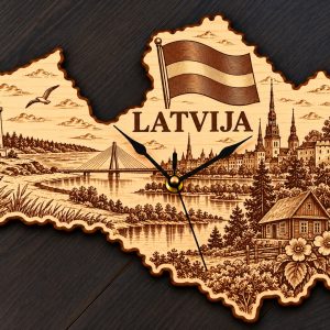 Holz-Wanduhr „LATVIJA“ – Landschaft & Storch